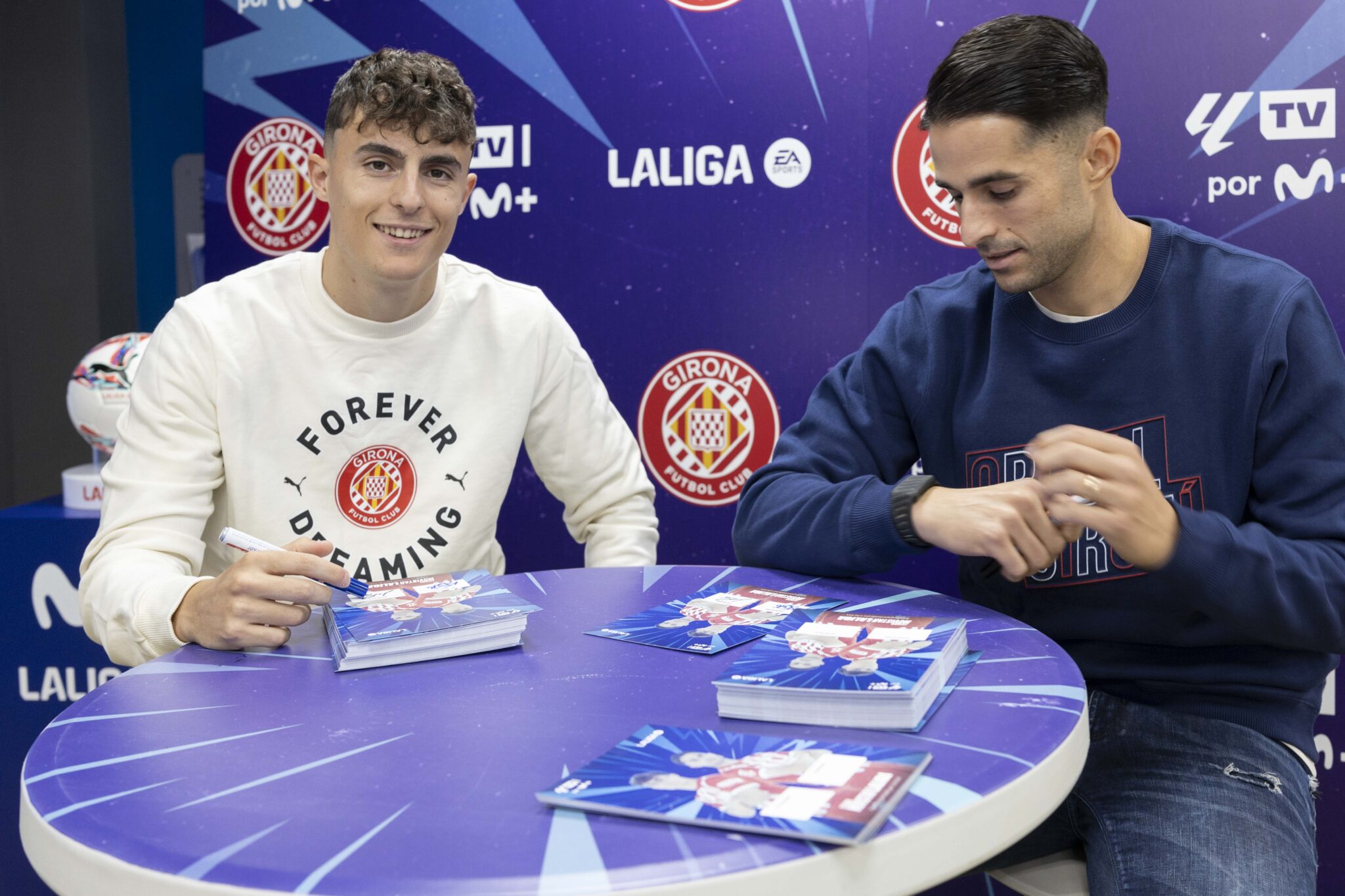 20241113 Acto de firmas de jugadores del GIRONA FC Juampe y Frances